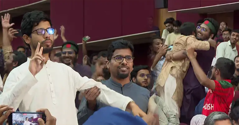 ফল প্রকাশের পর উল্লাস শিবিরের প্রার্থীদের